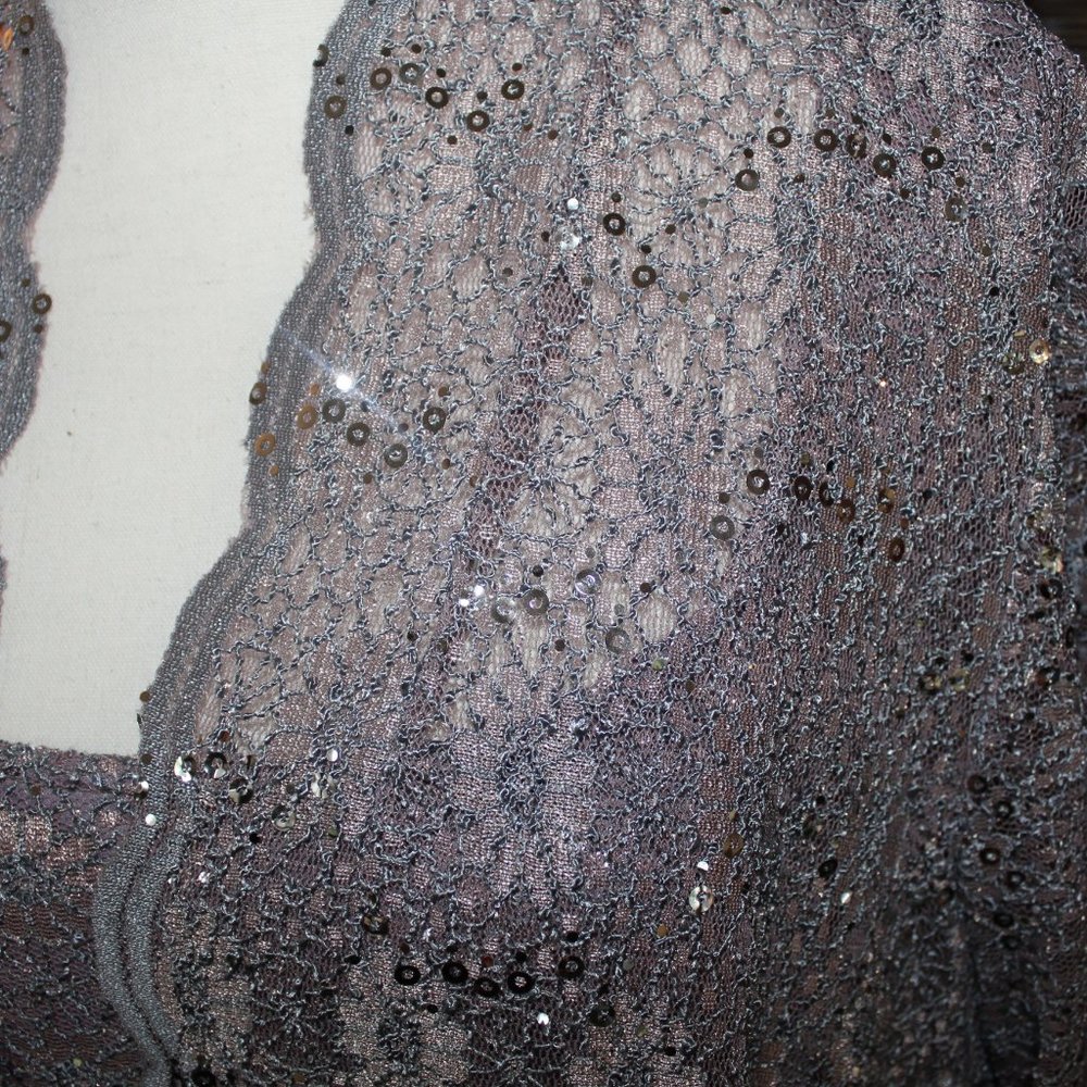 FORMAL DRESS - Picture 3 of 8